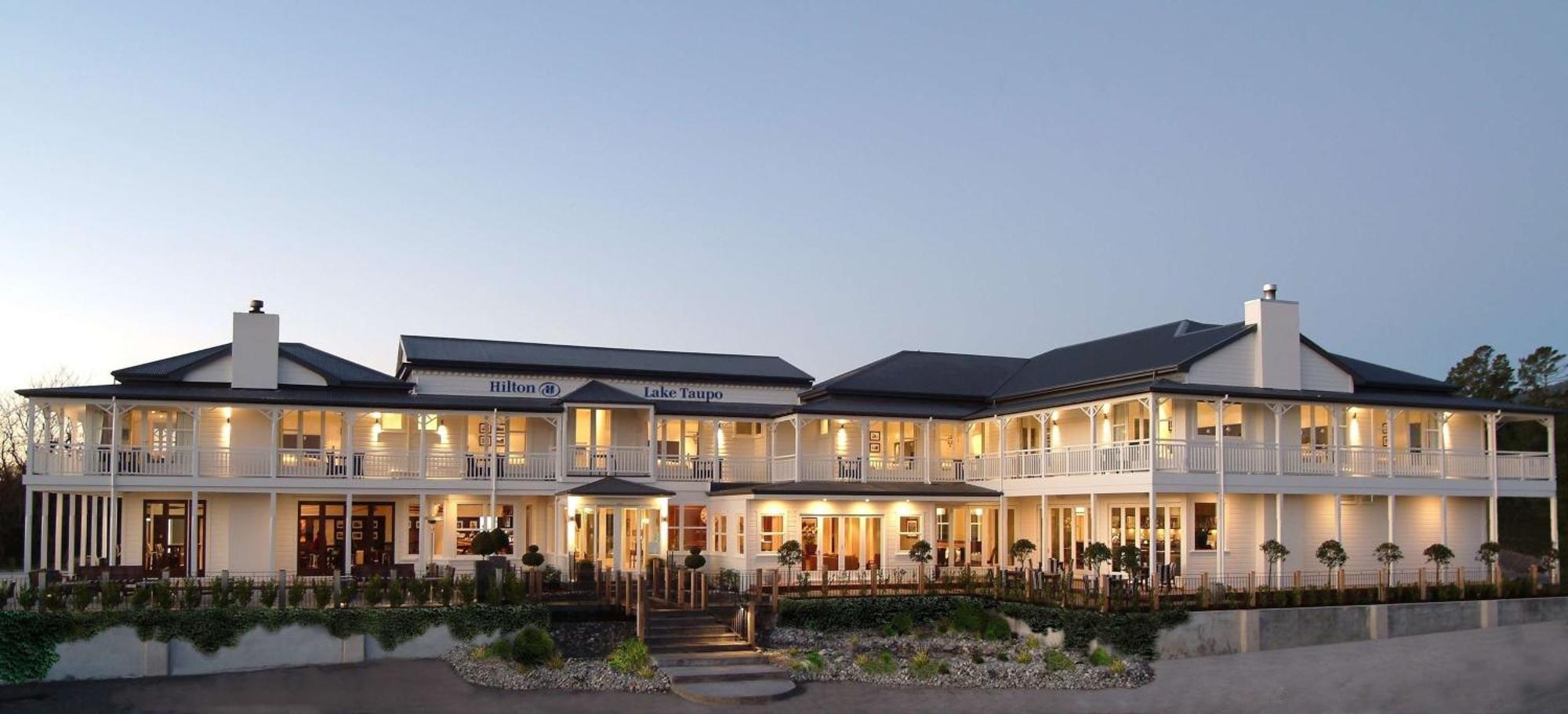 Hilton Lake Таупо Екстериор снимка